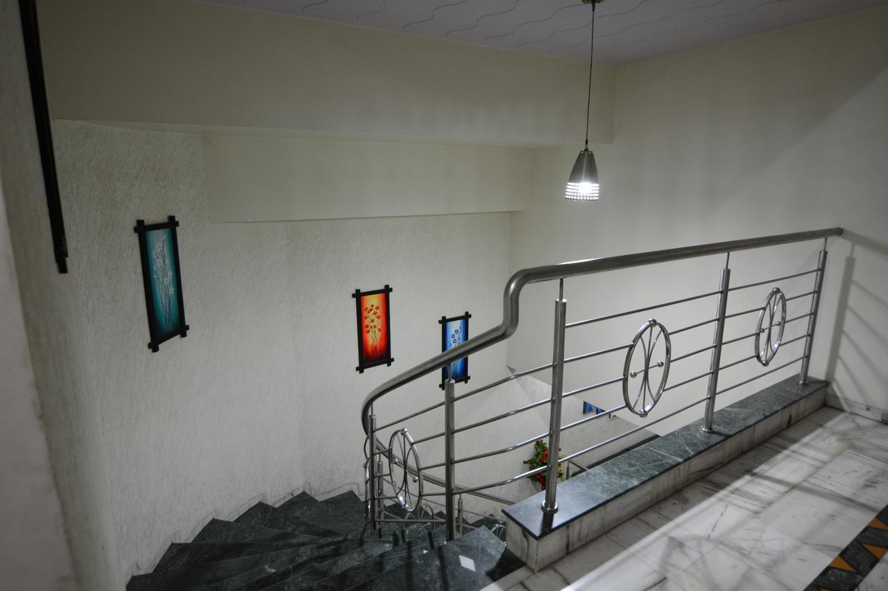 Hotel Vrandavan Nagpur Esterno foto